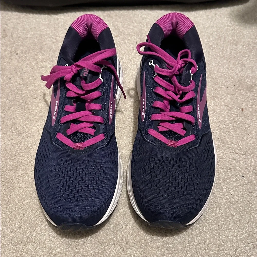 Brooks Ariel Sneakers - Dark Blue and Magenta - Picture 2 of 3